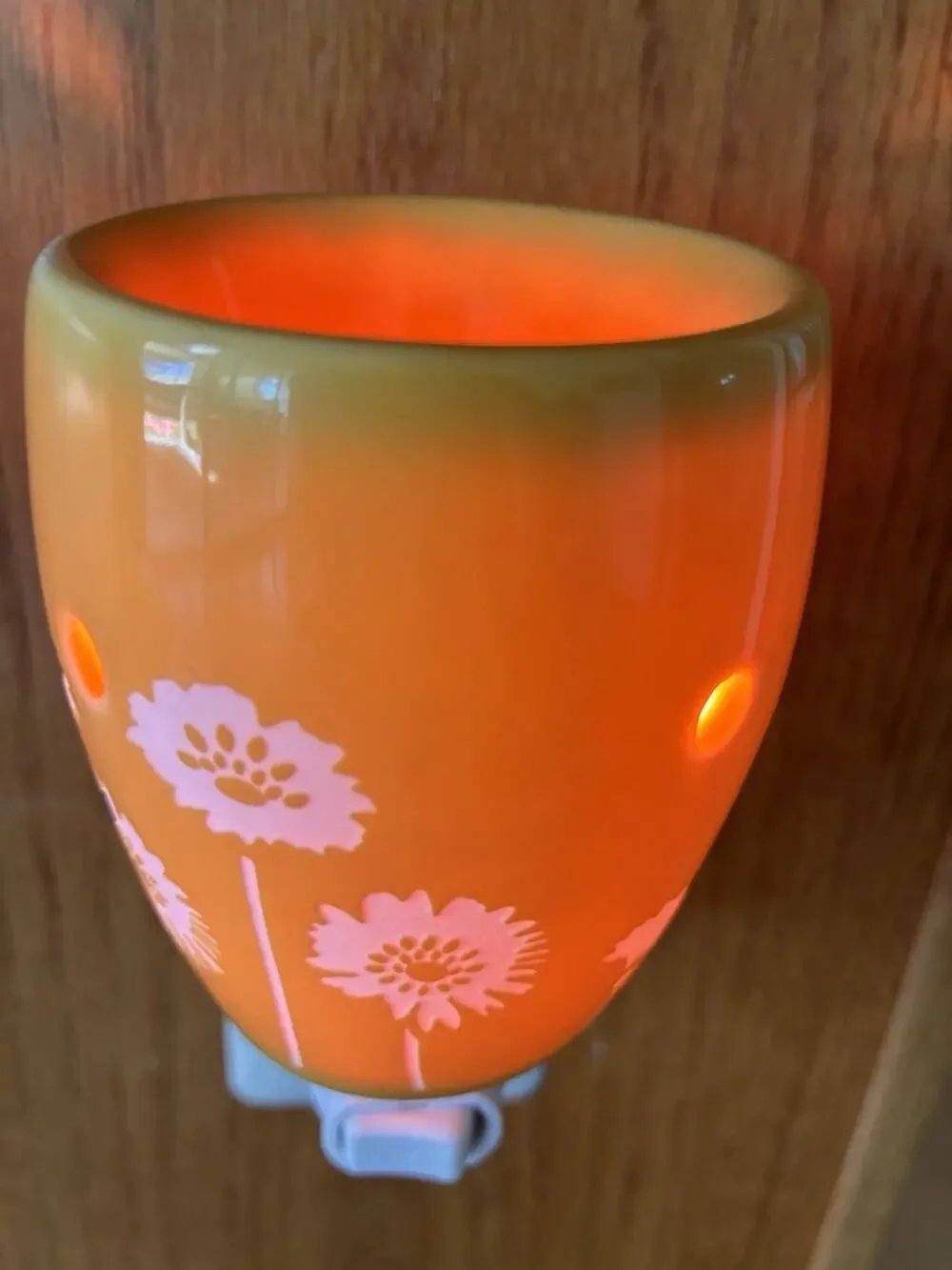 Scentsy Daisies Warmer Plug In RETIRED boho nightlight Orange Yellow White